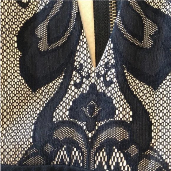 Privy (Privately Privileged) Lace look dress sz L - Picture 6 of 10